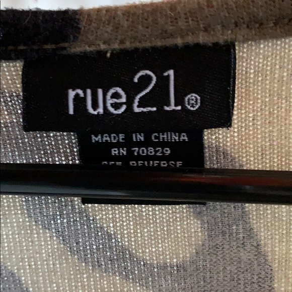 Leopard Sweater - Picture 4 of 4